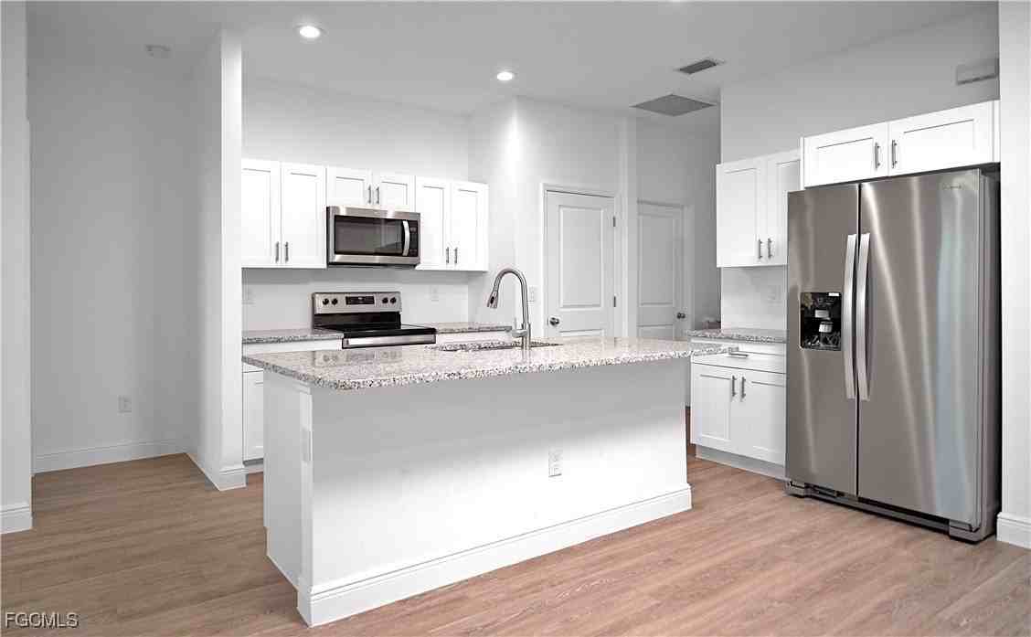 3022 Ne Beechwood Cir - Photo 5 of 10