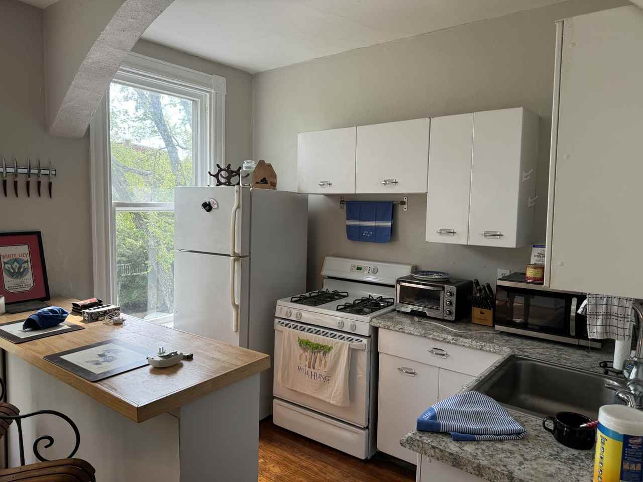 2900 Park Ave #2 - Photo 2 of 9