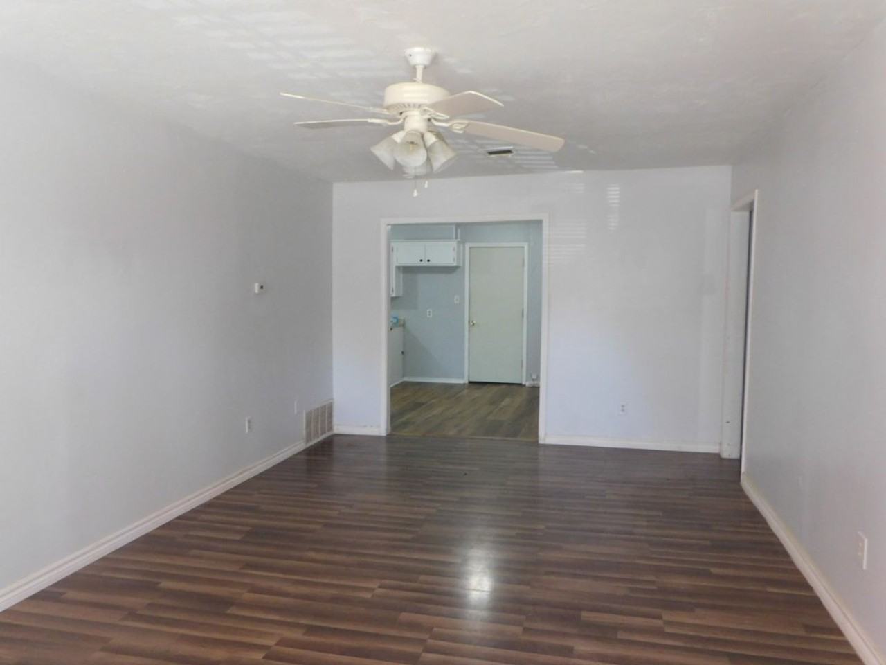 1505 Nw Lake Ave - Photo 2 of 9