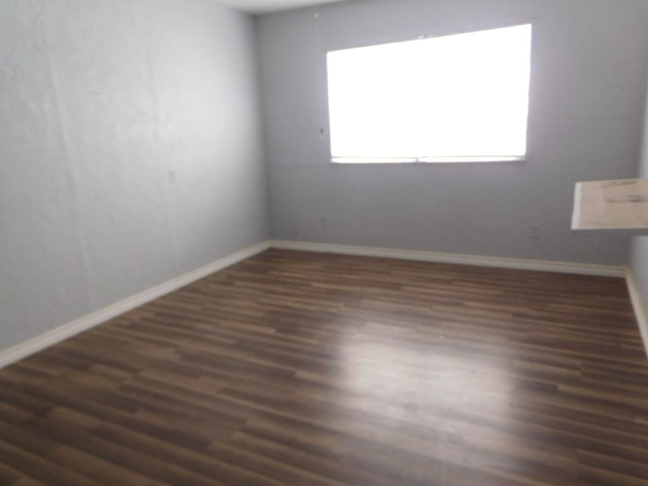 1505 Nw Lake Ave - Photo 3 of 9