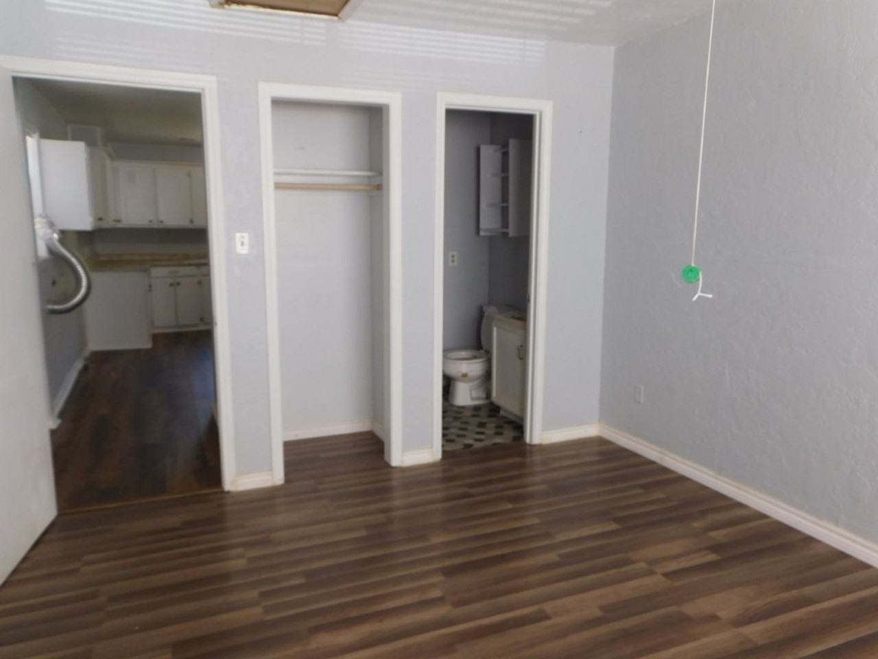 1505 Nw Lake Ave - Photo 4 of 9