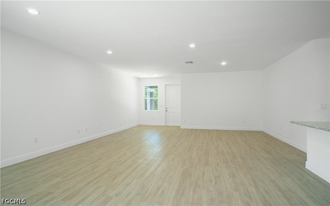 7002 Lotus Cir - Photo 5 of 10