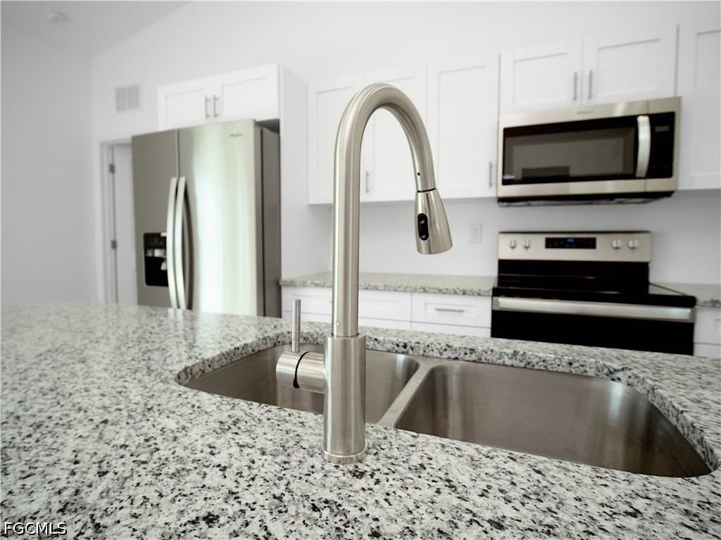 5021 Myrtlewood Rd - Photo 4 of 10