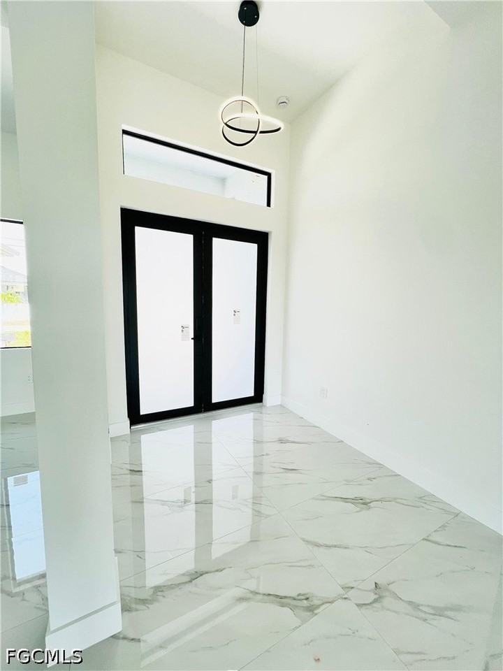 1422 Ne 20th St - Photo 3 of 24