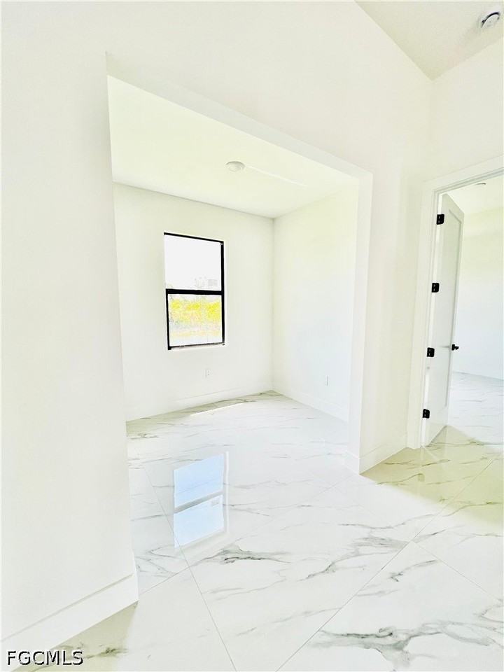 1422 Ne 20th St - Photo 6 of 24