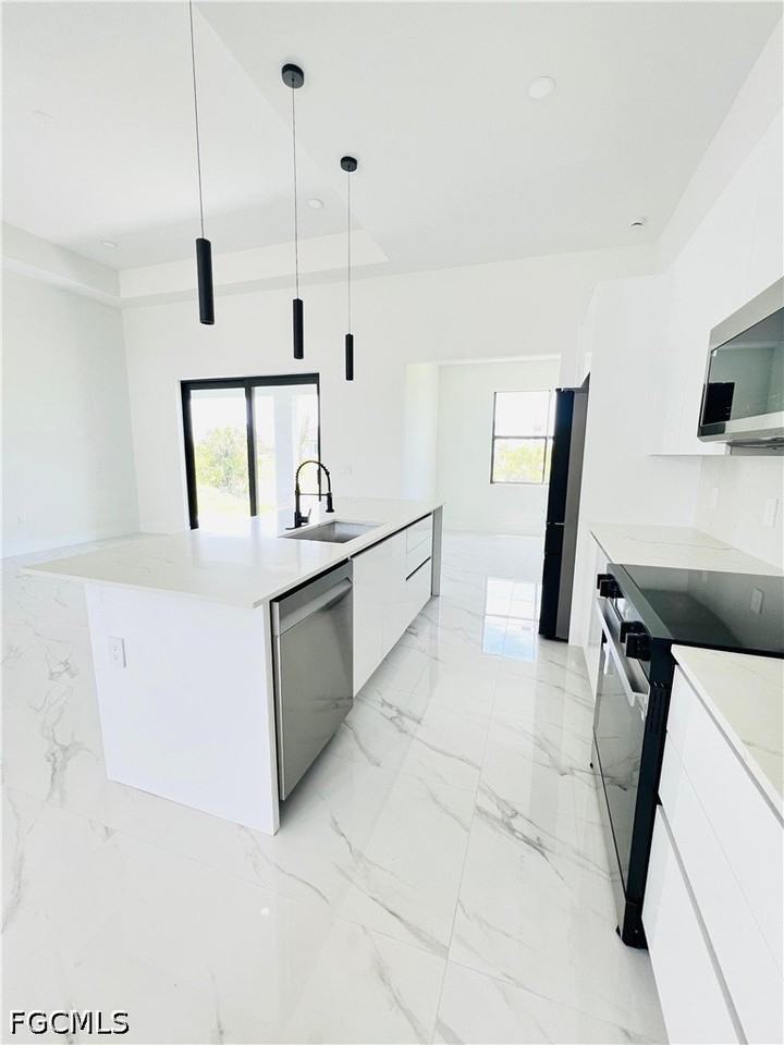 1422 Ne 20th St - Photo 7 of 24