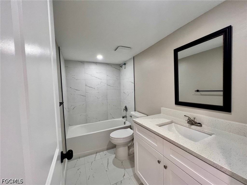 4102 Se 19th Pl #3 - Photo 4 of 16