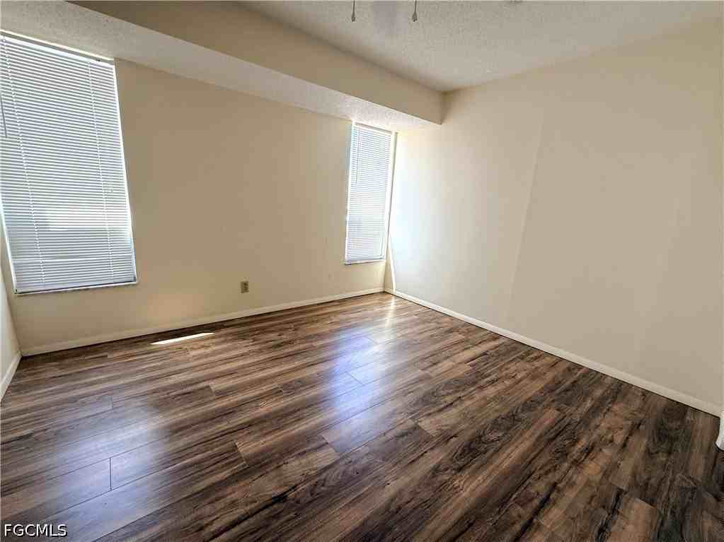 1501 Se 32nd St - Photo 7 of 15