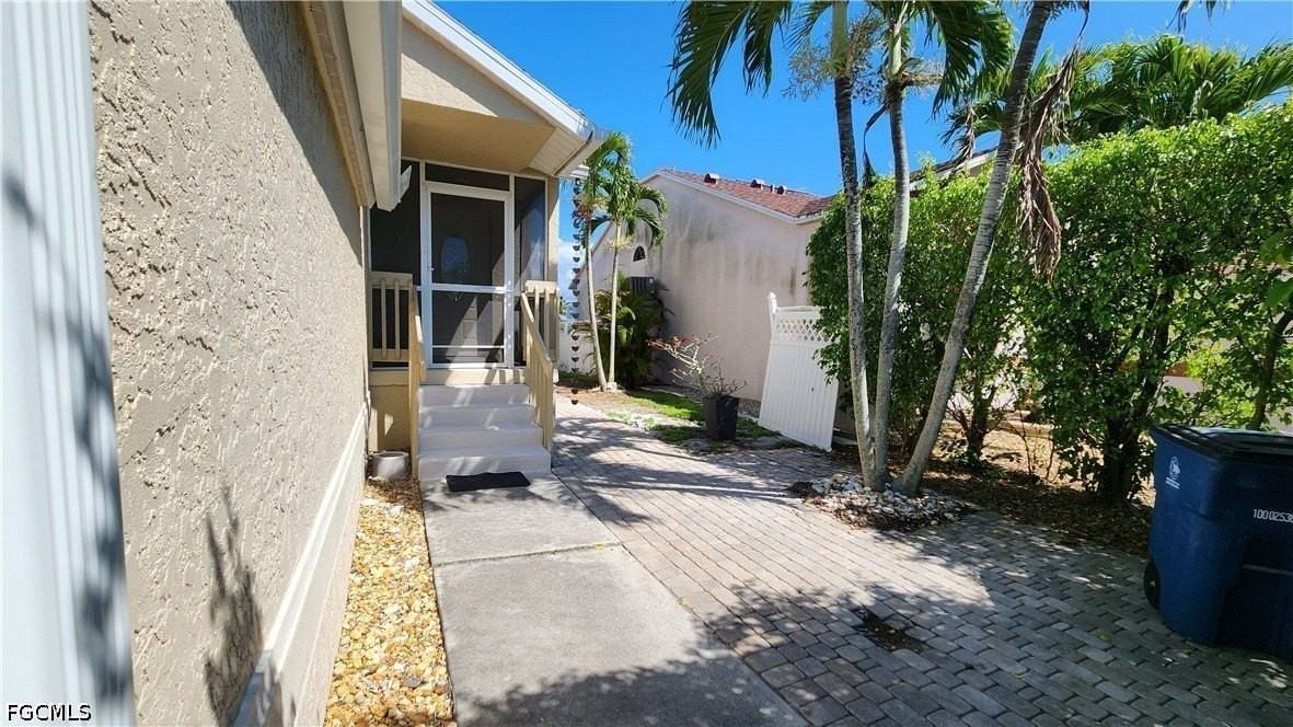 6118 Montego Bay Loop - Photo 4 of 37