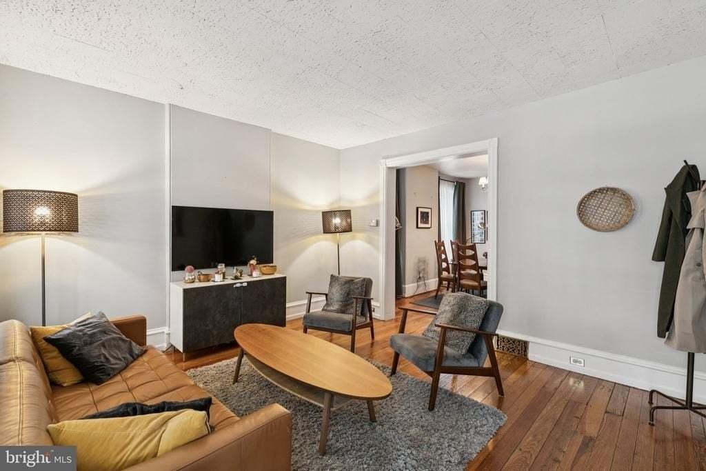 4353 Freeland Ave - Photo 2 of 23