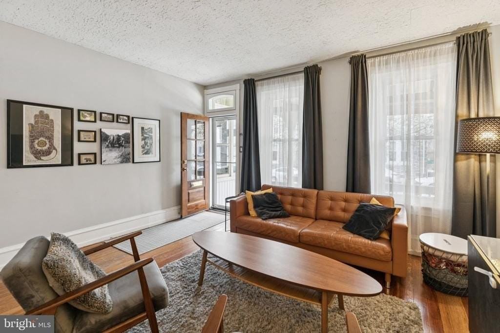 4353 Freeland Ave - Photo 3 of 23