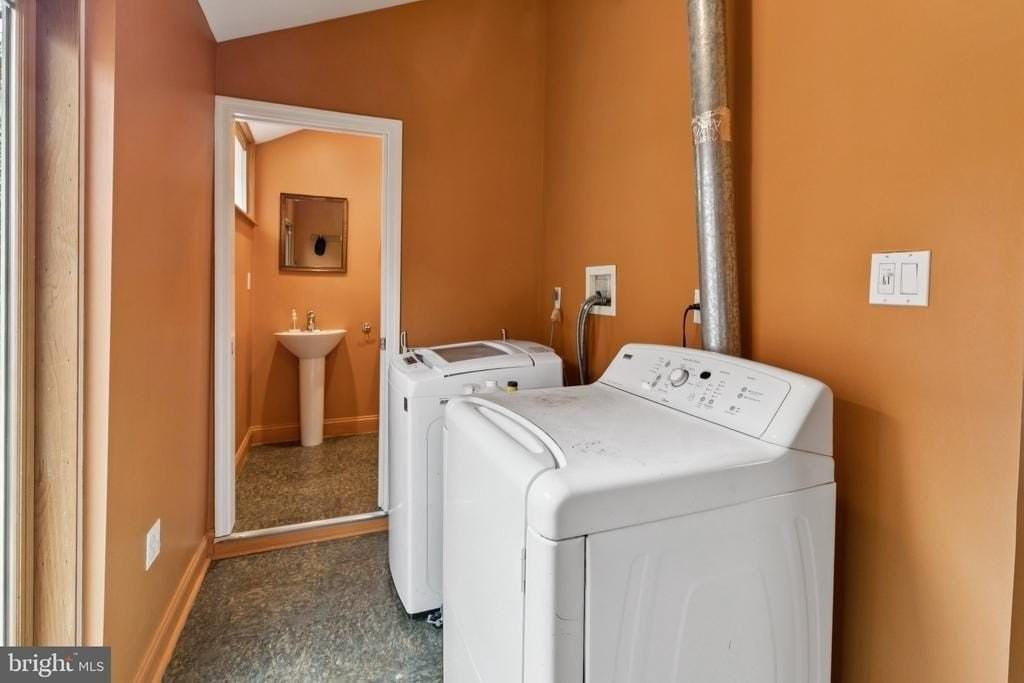 4353 Freeland Ave - Photo 6 of 23