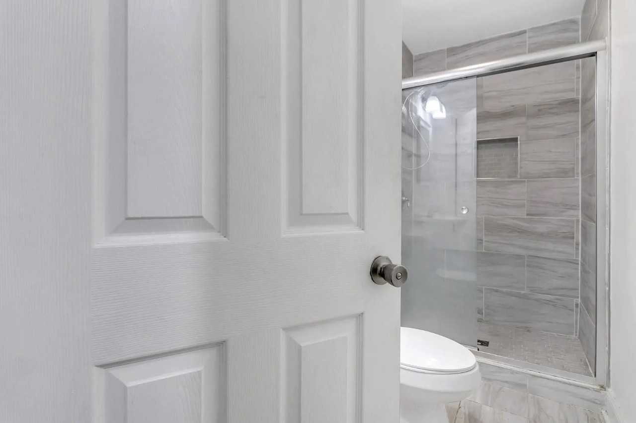 2808 Martha Dr - Photo 2 of 36