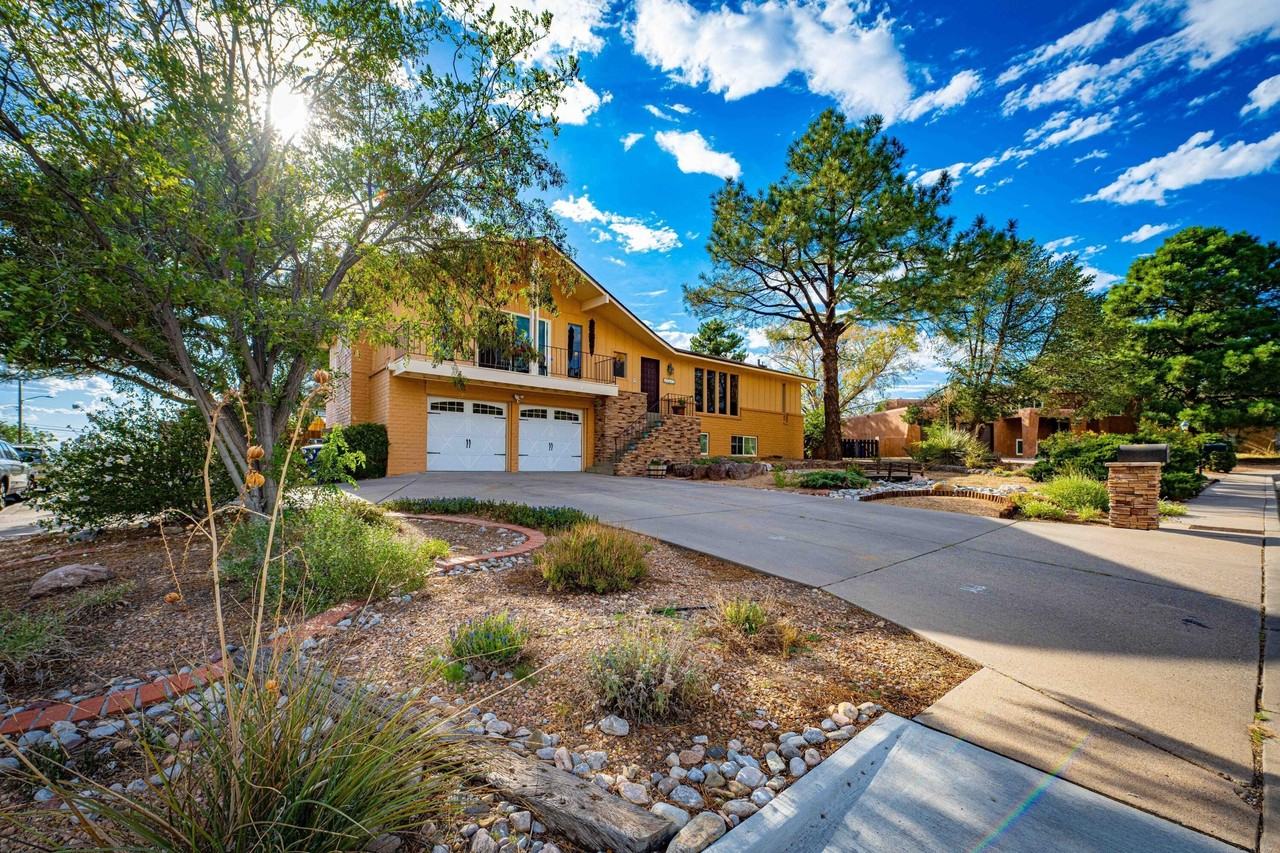 3615 Horacio Ct Ne - Photo 2 of 44