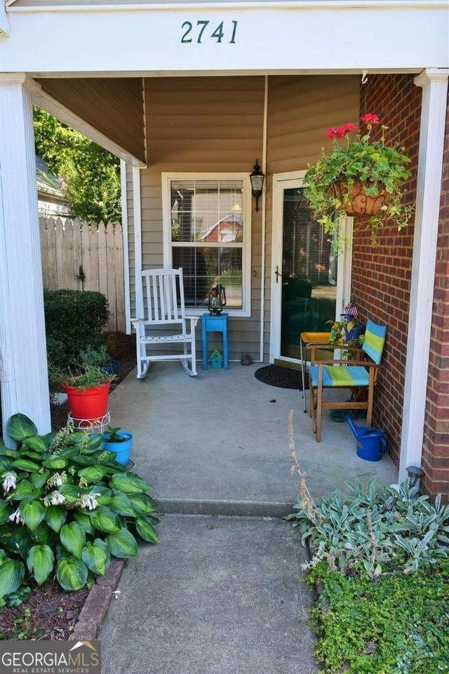 2741 Saint Charles Ln Nw - Photo 2 of 27