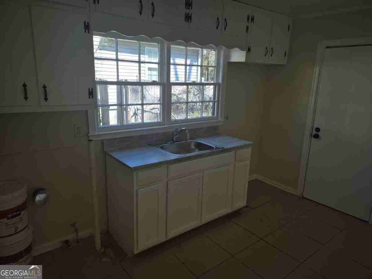 2190 Jernigan Dr Se - Photo 4 of 13