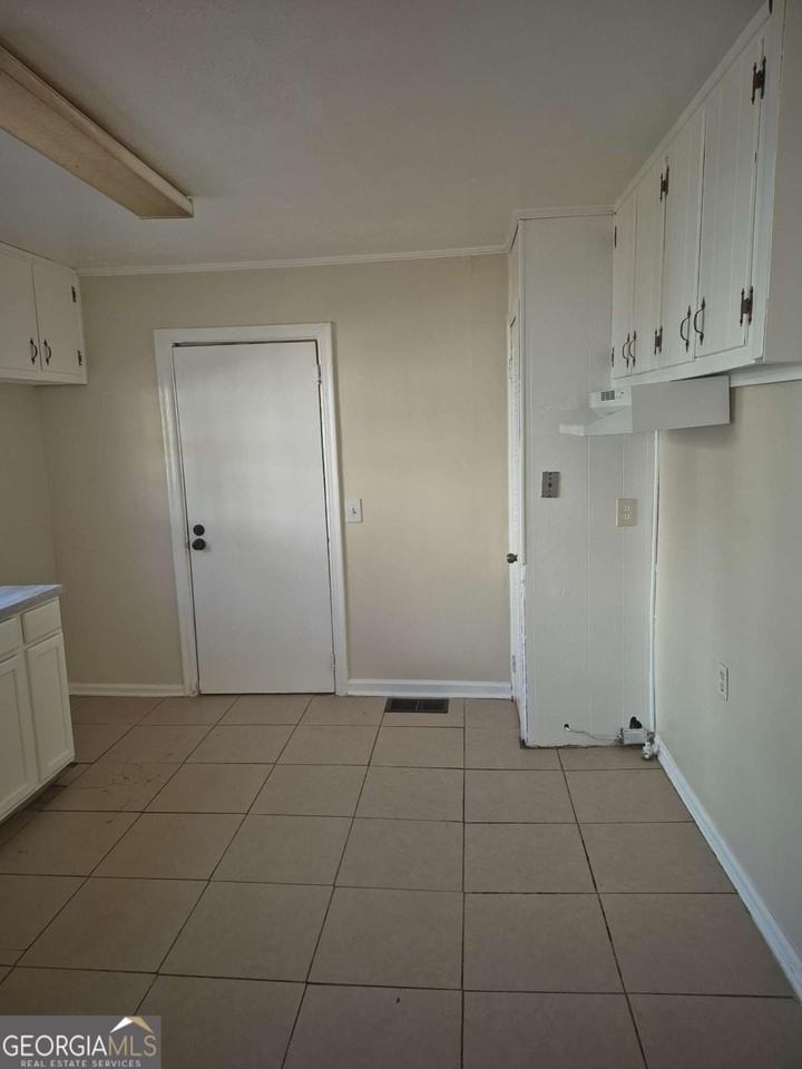 2190 Jernigan Dr Se - Photo 5 of 13