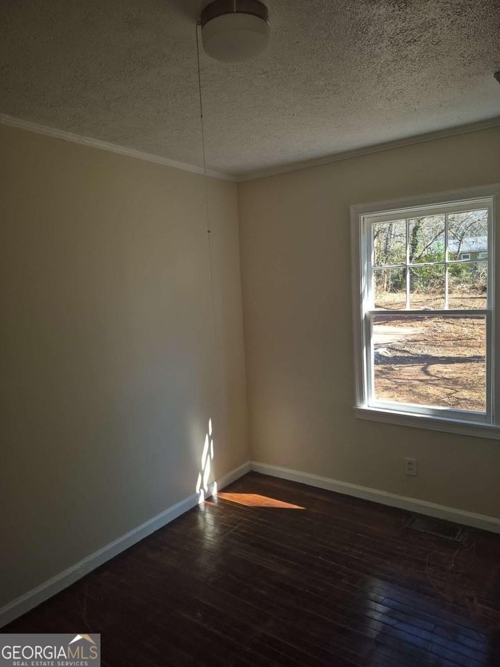 2190 Jernigan Dr Se - Photo 6 of 13