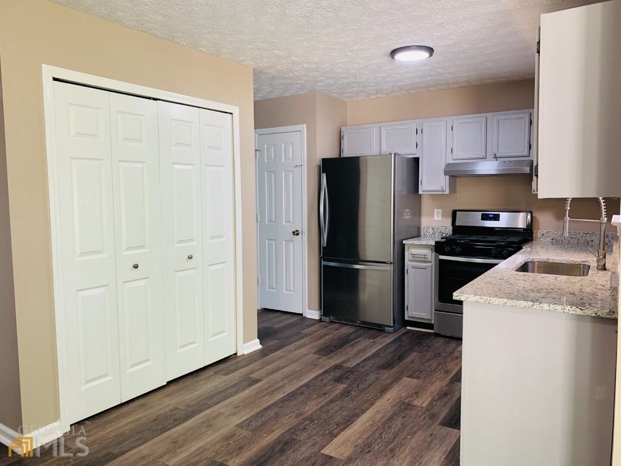 30 Standing Rock Rd - Photo 7 of 32