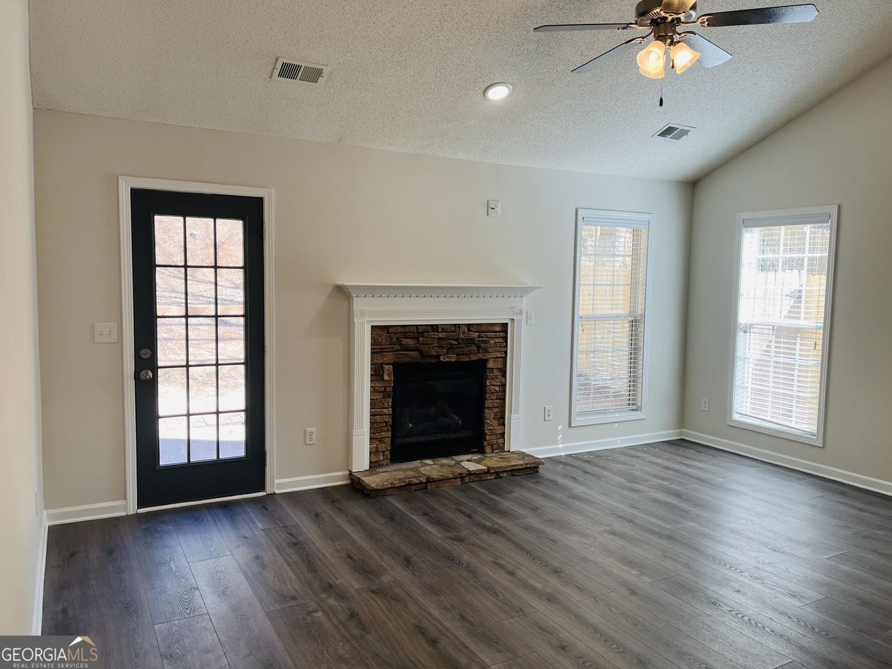 23 Belltree Cir - Photo 5 of 26