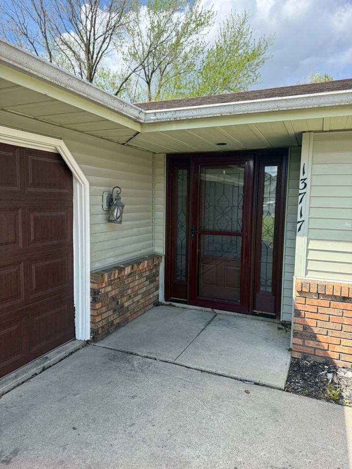 13717 Ridgeview Ct - Photo 3 of 29