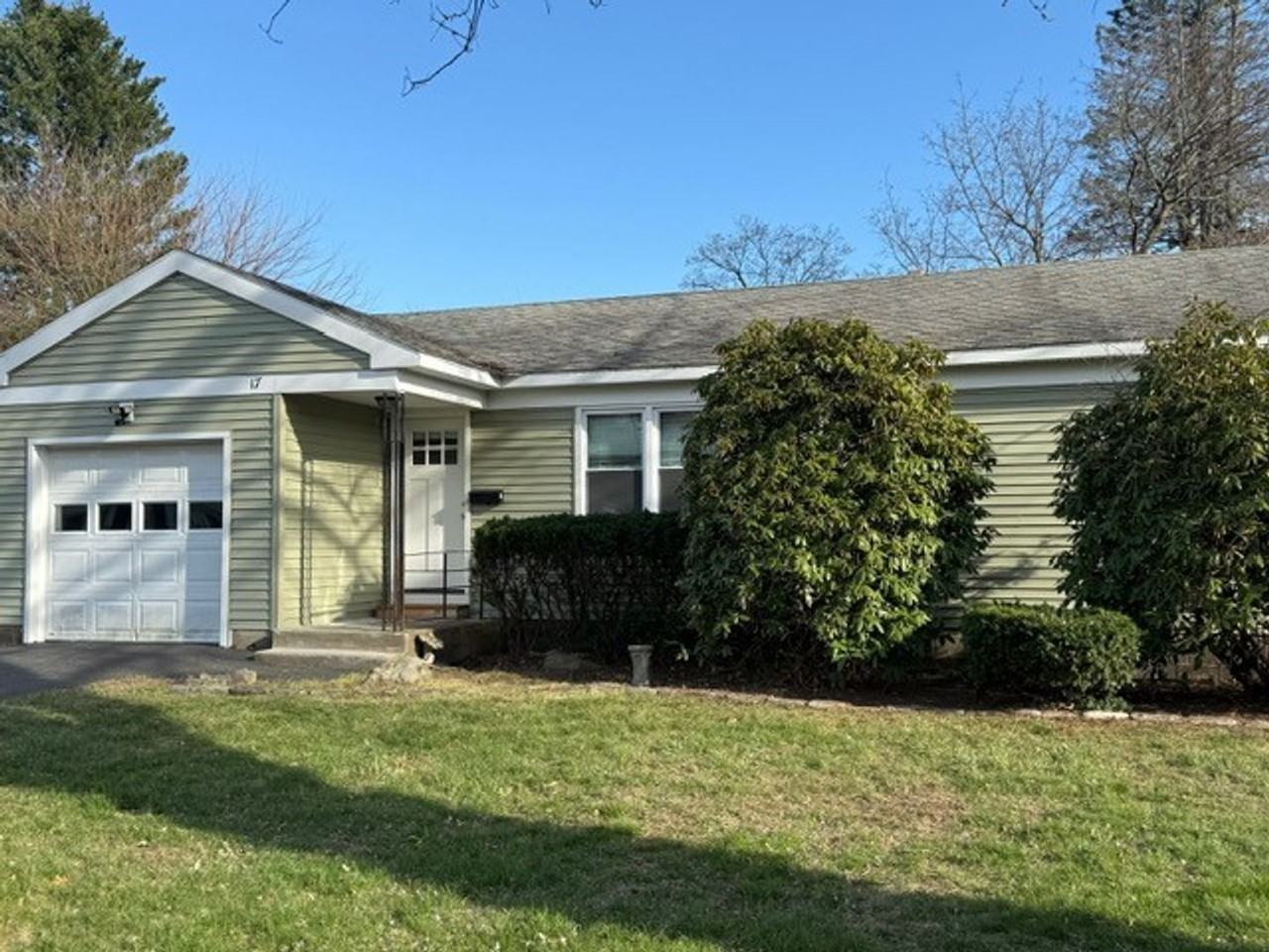 17 Marie Pkwy - Photo 2 of 25