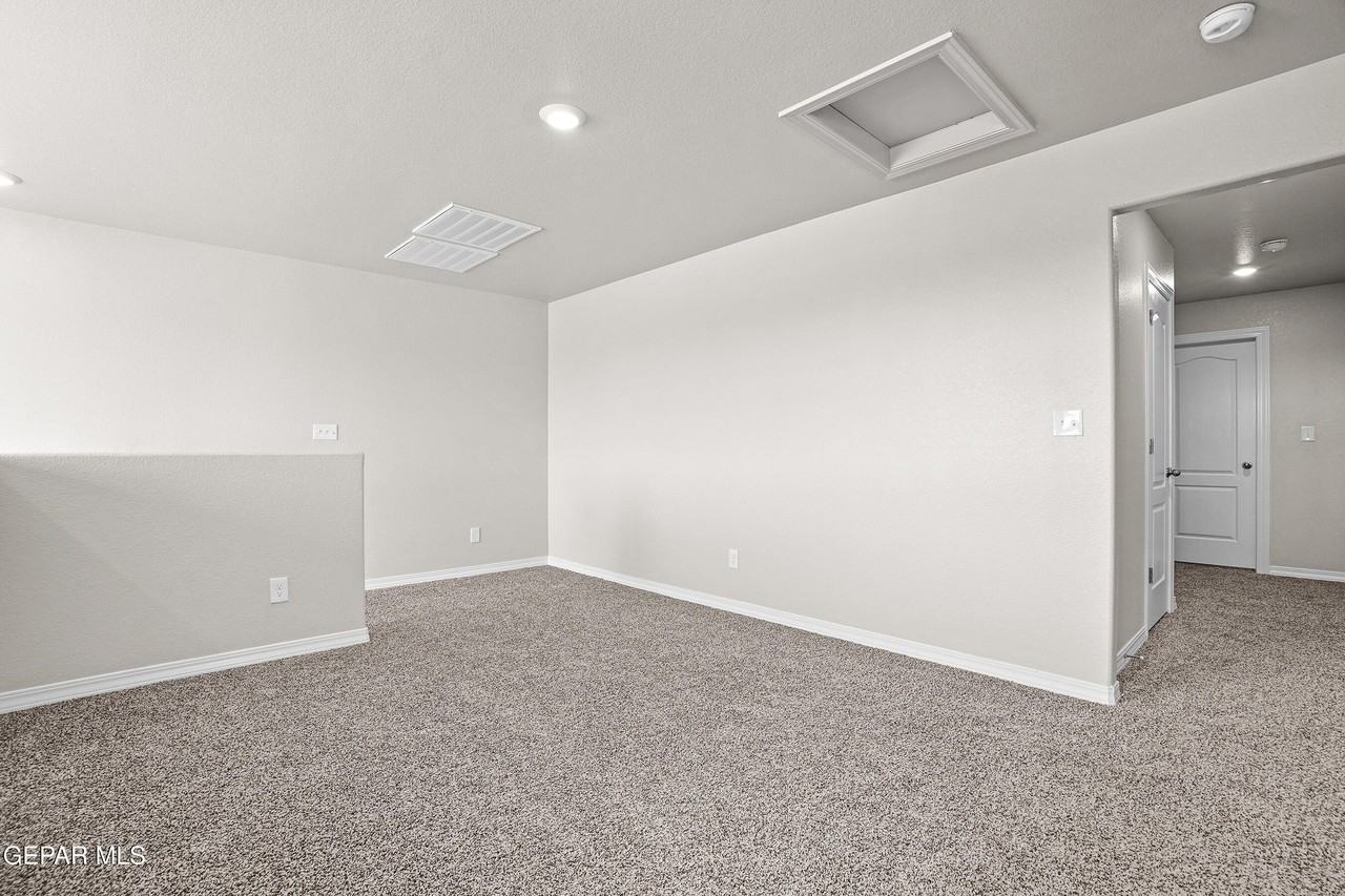 7437 Schweitz Ct - Photo 6 of 35