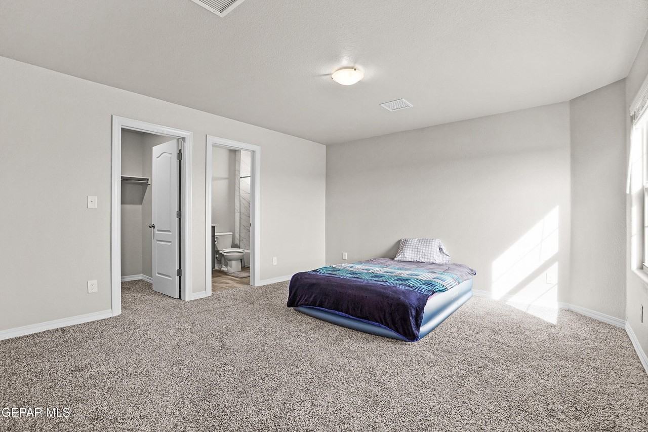 7437 Schweitz Ct - Photo 7 of 35