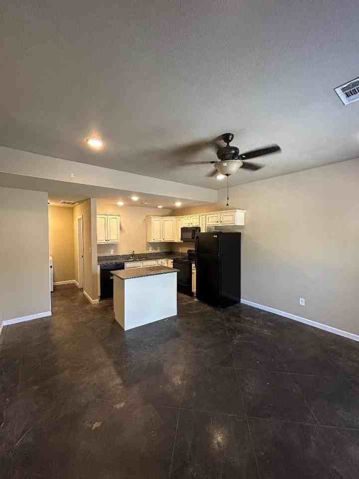 1030 W Monroe Ave #C - Photo 2 of 8