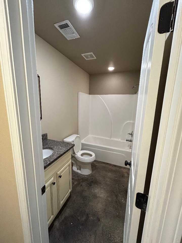 1030 W Monroe Ave #C - Photo 4 of 8