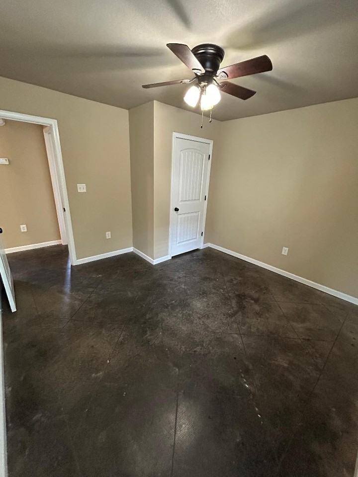 1030 W Monroe Ave #C - Photo 7 of 8