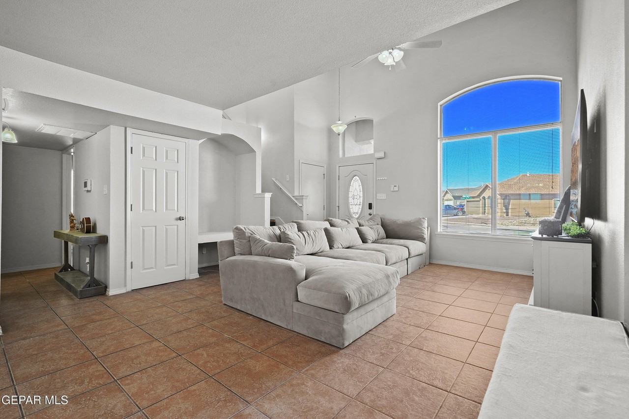 12000 Prairie Ridge St - Photo 6 of 33