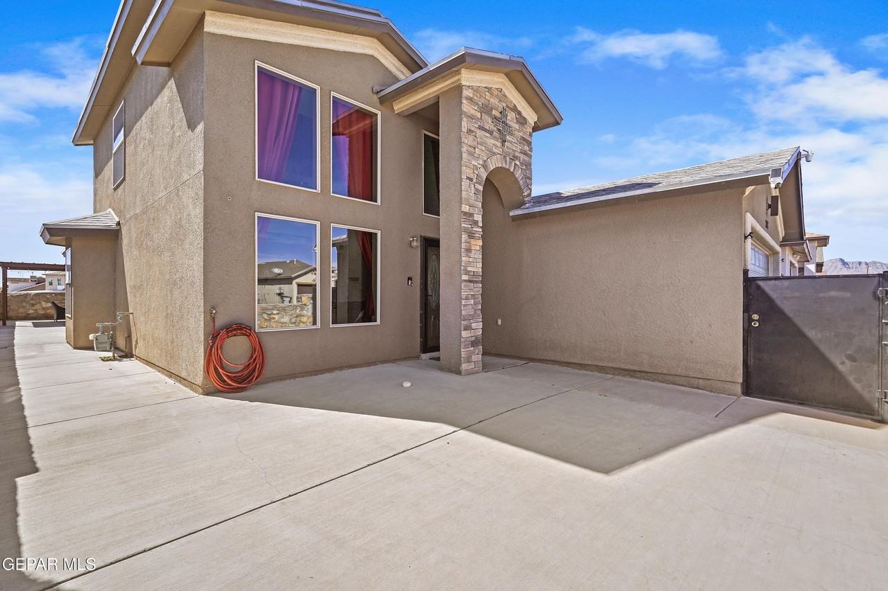 7248 Copper Trail Ave - Photo 3 of 33