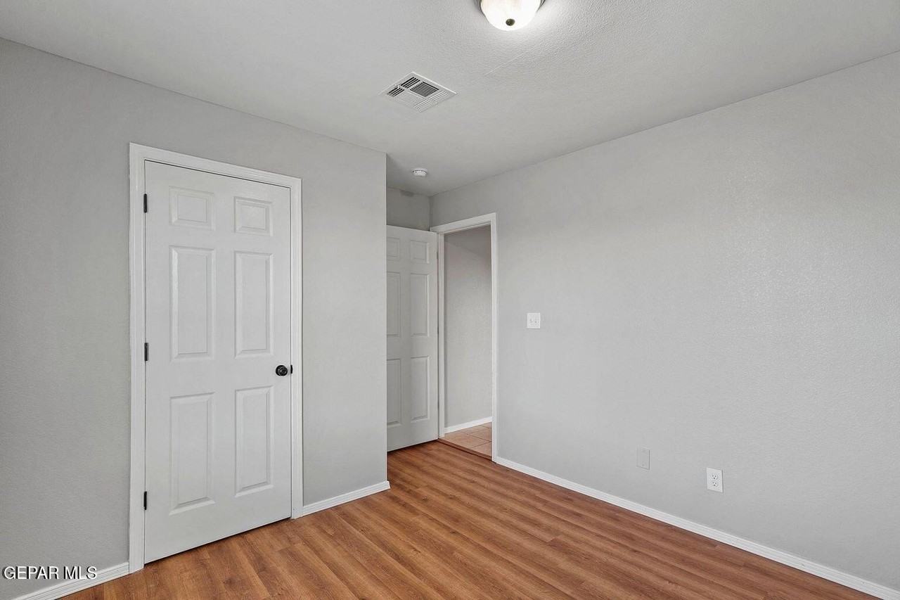 6325 Geiger Ave Unit B - Photo 6 of 20