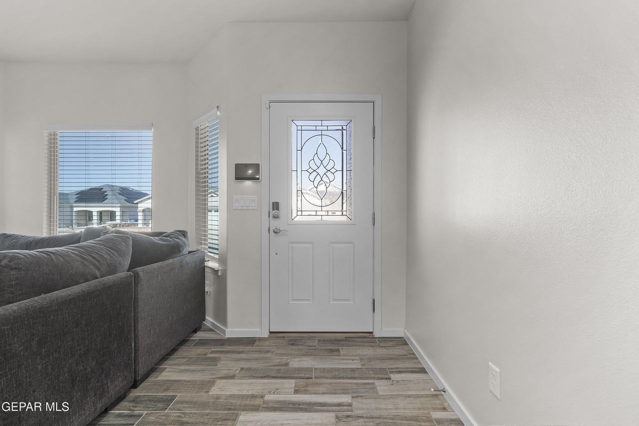 14812 Jack White Ave - Photo 5 of 32