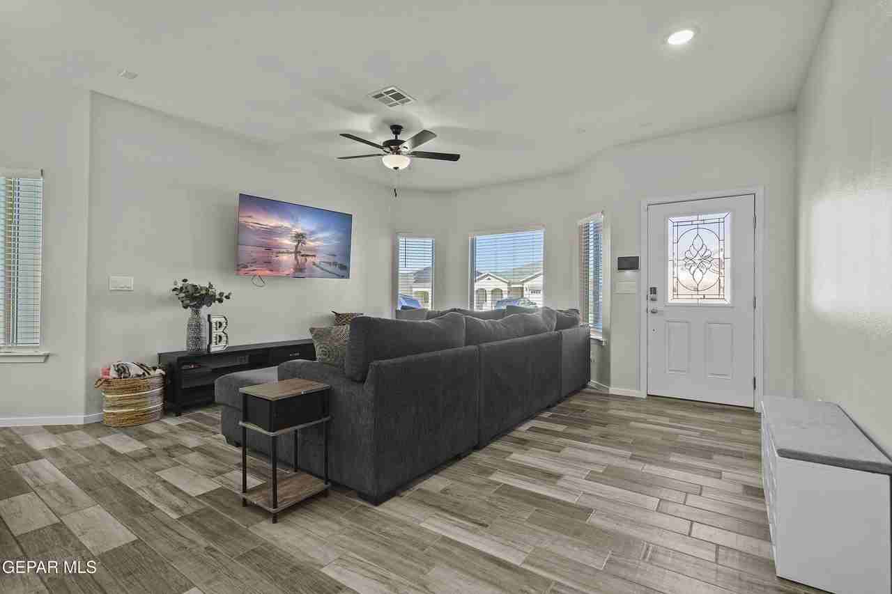 14812 Jack White Ave - Photo 6 of 32