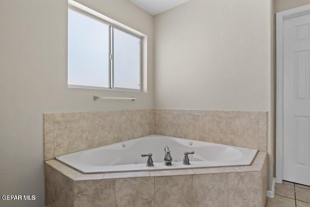 6263 Viale Del Sol Ave - Photo 3 of 39