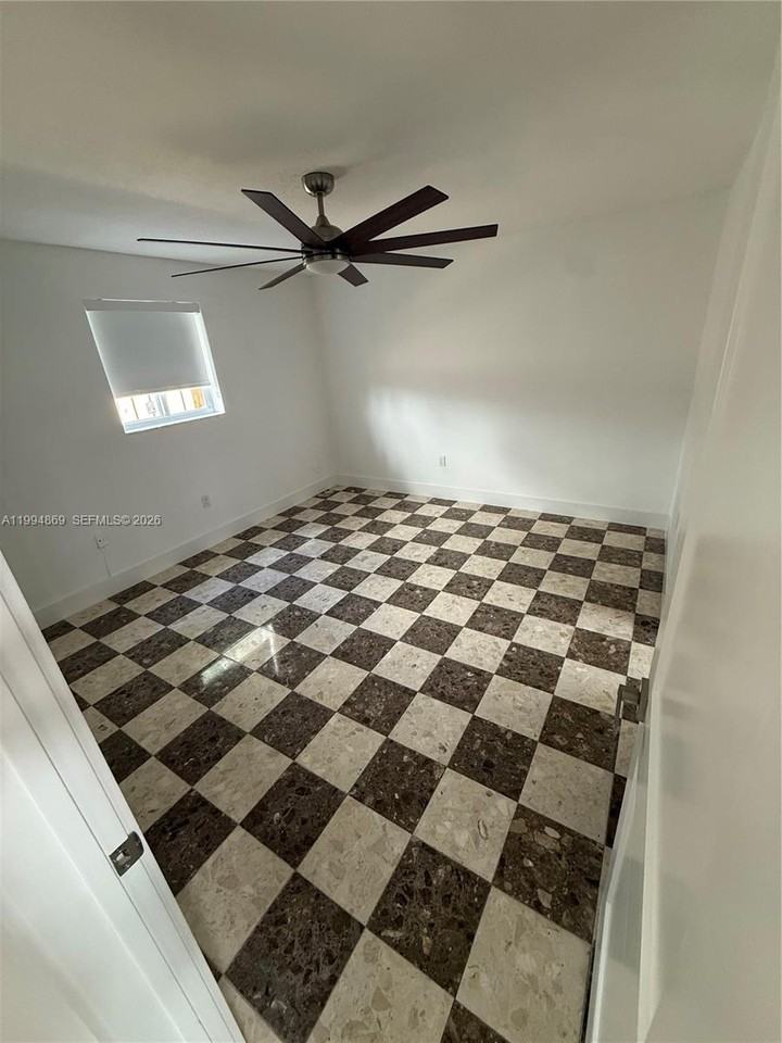 7314 Southwest 22nd Street - Photo 4 of 14