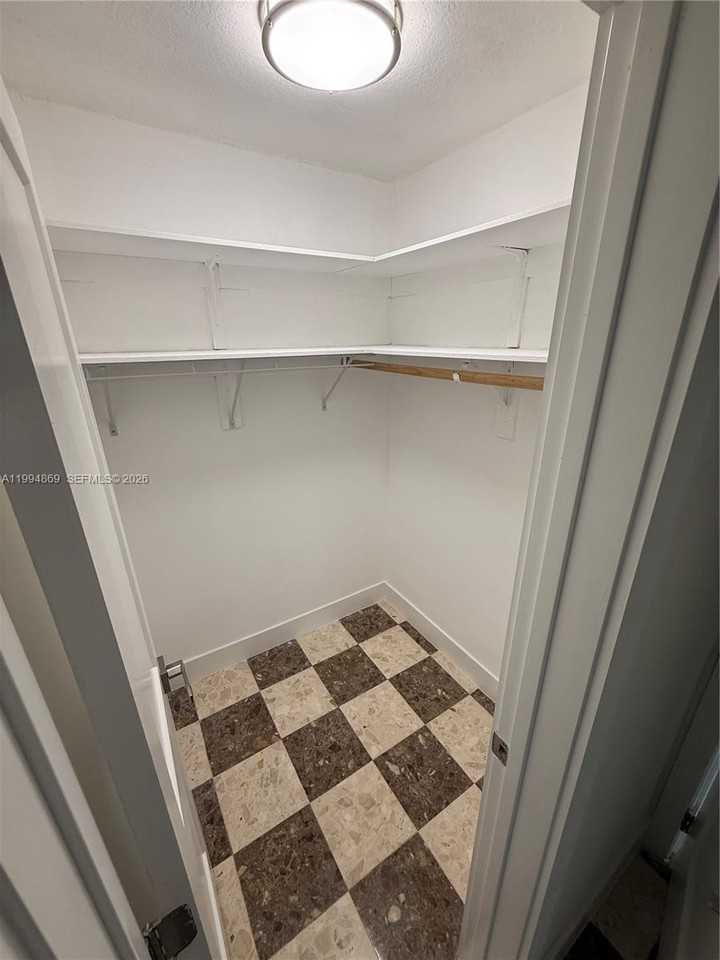 7314 Southwest 22nd Street - Photo 5 of 14