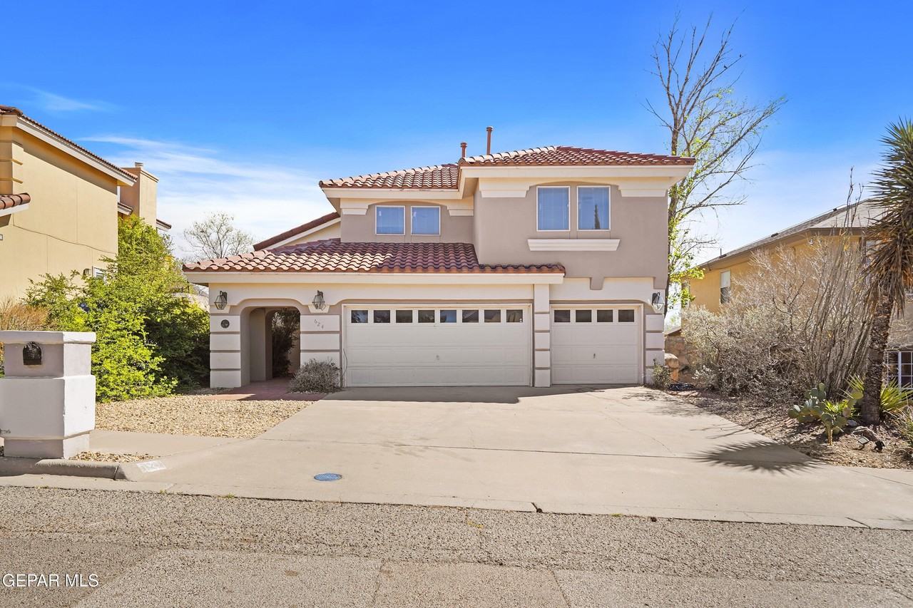 624 Skydale Dr - Photo 2 of 35