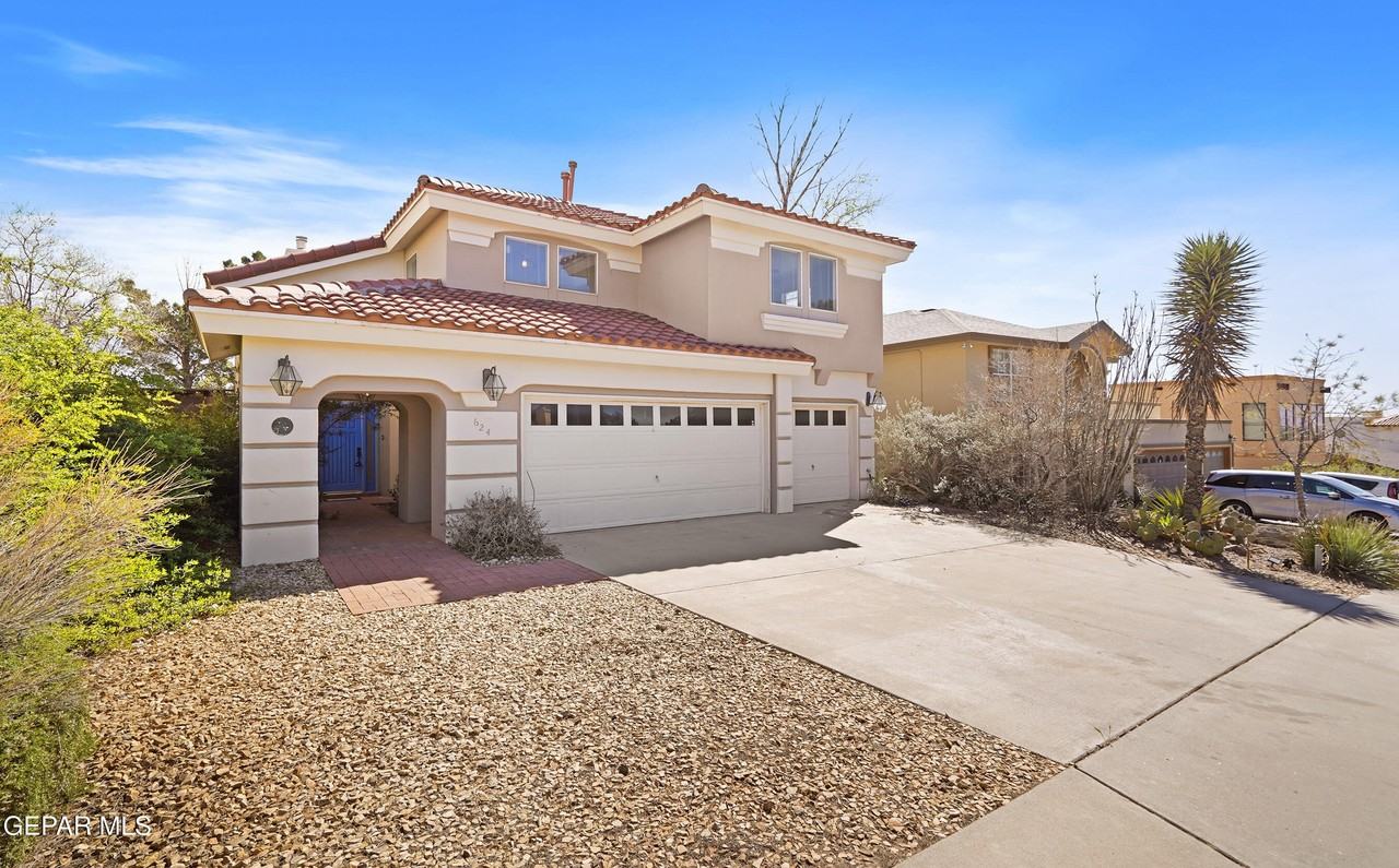 624 Skydale Dr - Photo 3 of 35