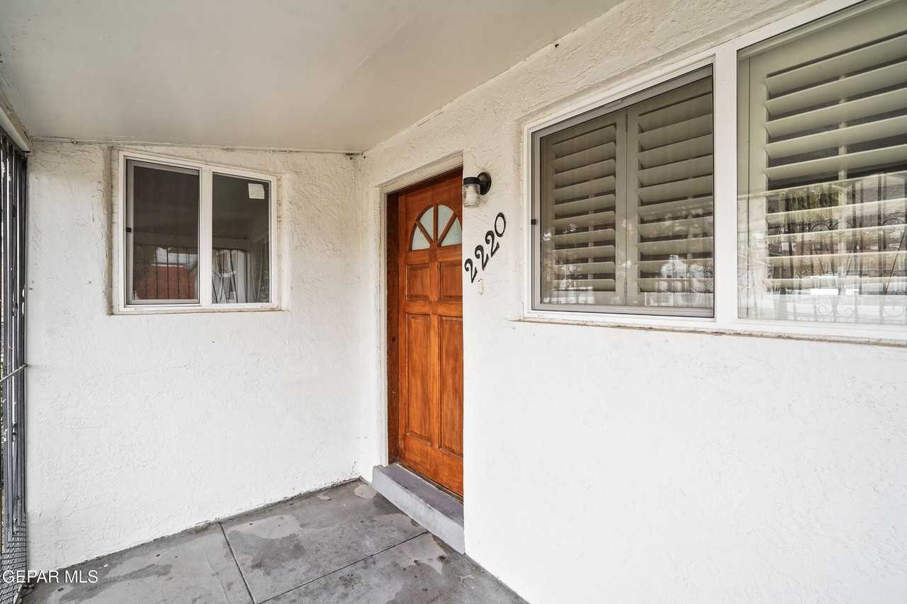 2220 Grant Ave Unit A - Photo 6 of 31