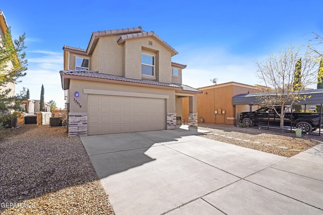 13514 Bradford St - Photo 2 of 32