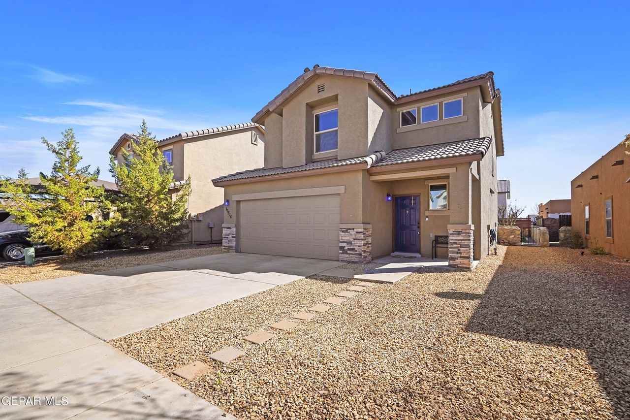 13514 Bradford St - Photo 3 of 32