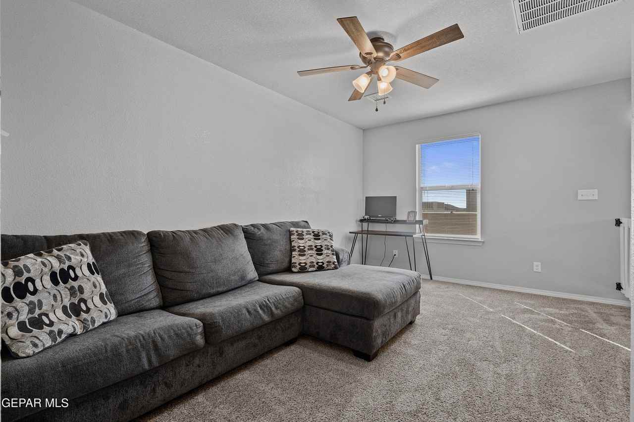 13514 Bradford St - Photo 6 of 32