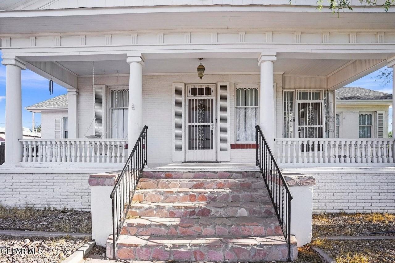 3225 Fort Blvd Apt 1 - Photo 3 of 39