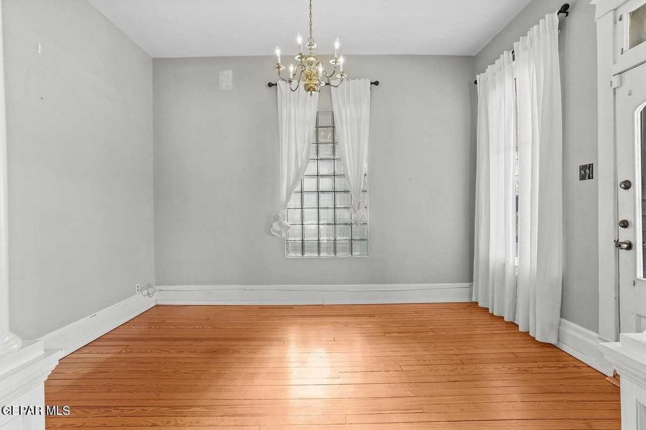 3225 Fort Blvd Apt 1 - Photo 7 of 39