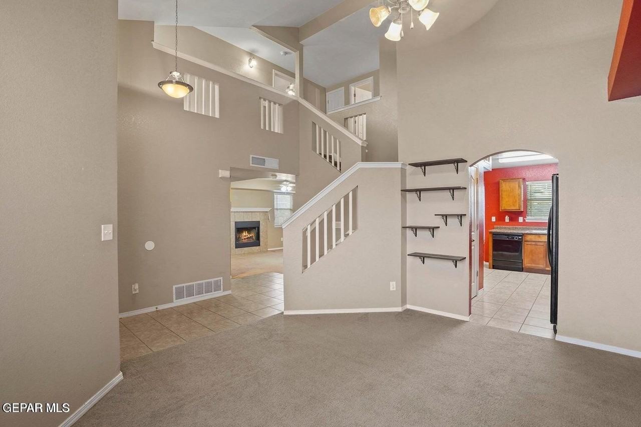 14205 Spanish Point Dr - Photo 3 of 21