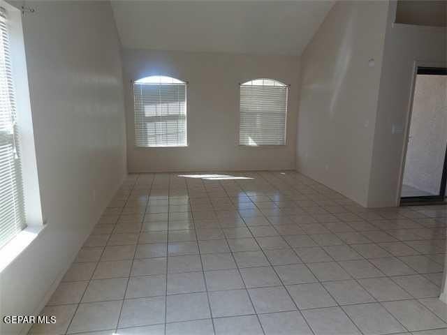 7481 Umbria Dr - Photo 7 of 25