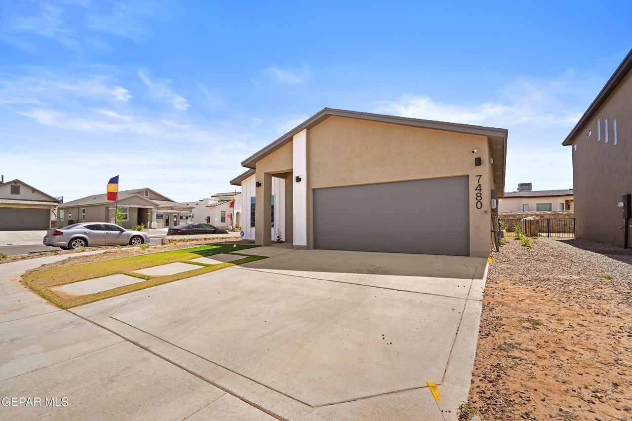 7480 Rio Rimac Dr - Photo 2 of 32